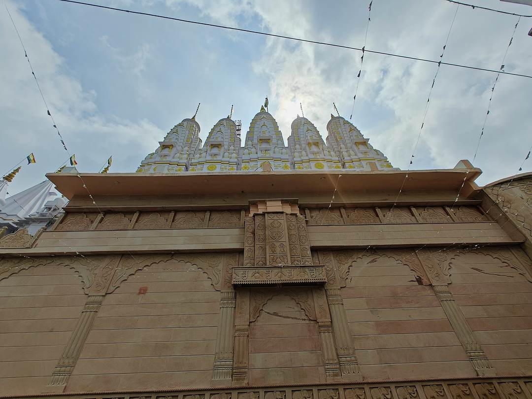 मंदिर · चौबीसी मंदिर, त्रिकाल चौबीसी, चंदेरी