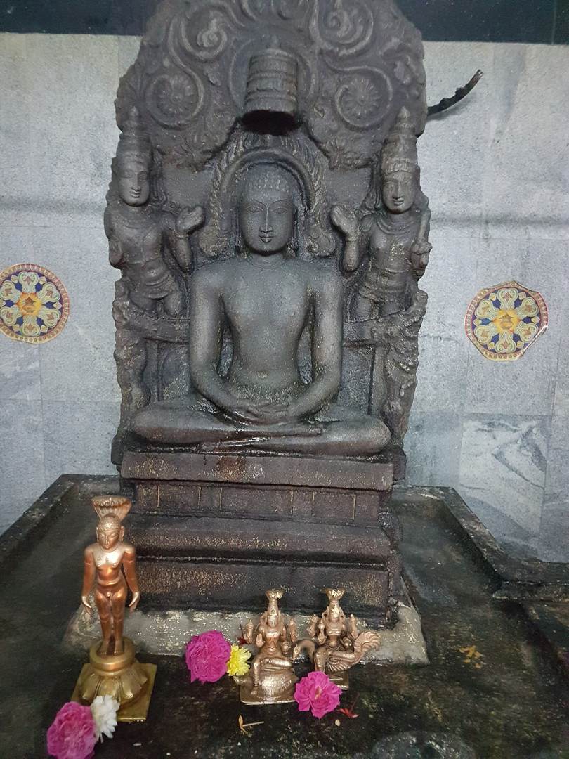 मूलनायक · दीपनायक स्वामी (भगवान ऋषभदेव), दीपंकुडी