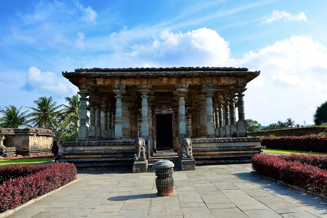 मंदिर, हलेबीडु बसदि