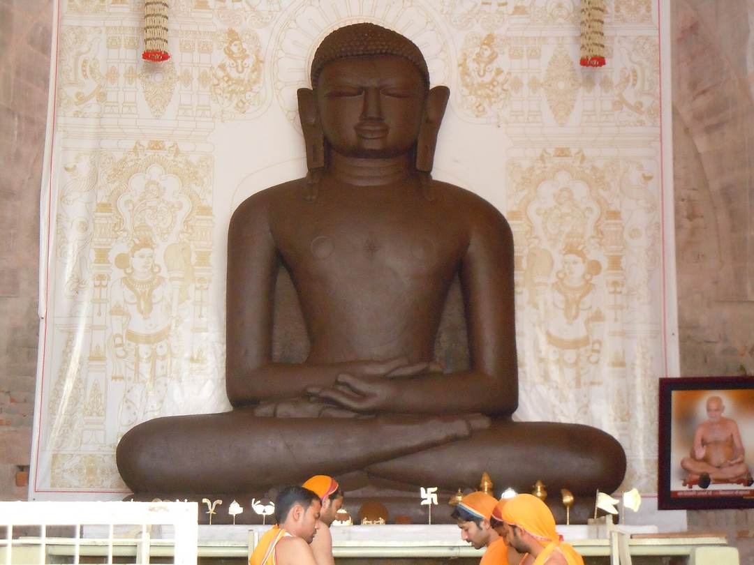 मूलनायक · बड़े बाबा (भगवान आदिनाथ), कुण्डलपुर (बड़े बाबा)