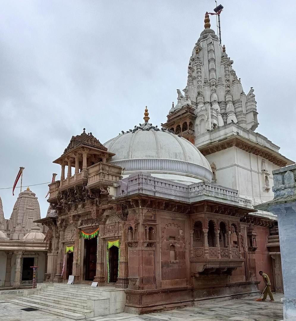 मंदिर, मक्सी पार्श्वनाथ