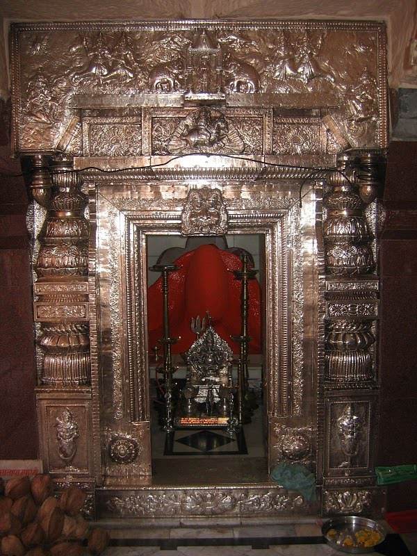 मंदिर, स्तवनिधि
