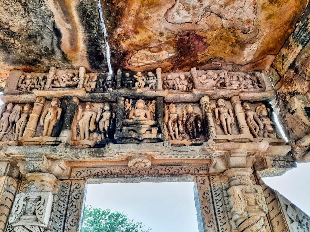 तीर्थ · गरगज मंदिरों के अवशेष, थूबोनजी